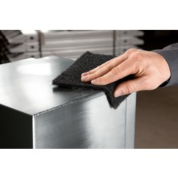 Ukázka použití brusného rouna medium s