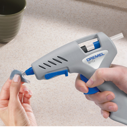 Ukázka použití lepící pistole Dremel 910