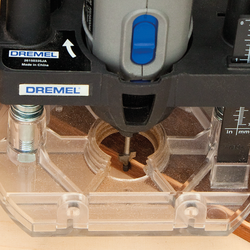 Ukázka použití frézy ze sady Dremel 660