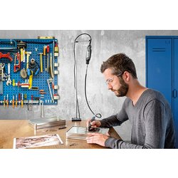 Máte na stole větší chaos než v dětském pokoji? Dremel 2222 vám vyčistí stůl i hlavu!